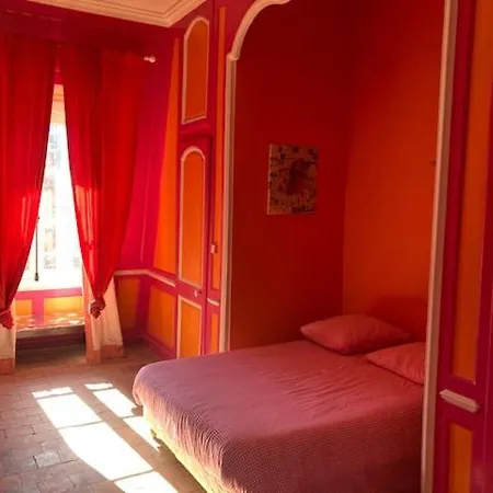 Du Marquis De Broc Bed and Breakfast *