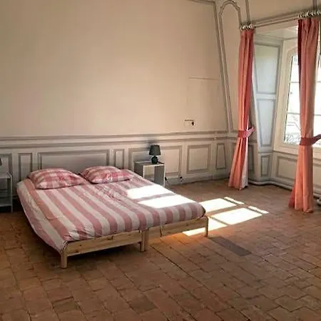 Du Marquis De Broc Bed and Breakfast *