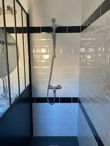 Du Marquis De Broc Alojamento de Acomodação e Pequeno-almoço Le Mans